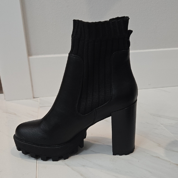 BAMBOO Black Chunky Heel Ankle Boots - Picture 3 of 4
